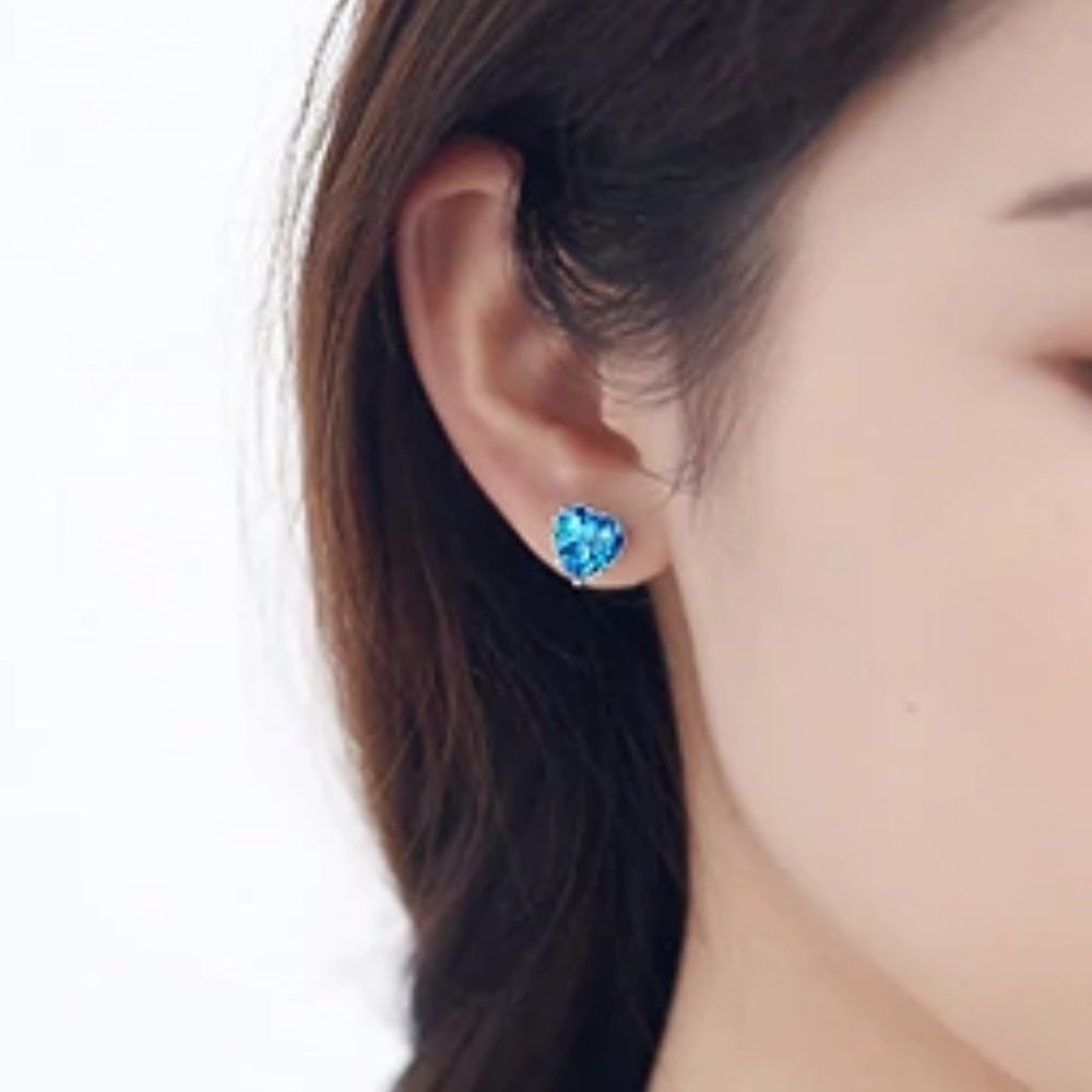 *NEW 925 Sterling Silver Diamond Heart Earrings - Picture 9 of 10